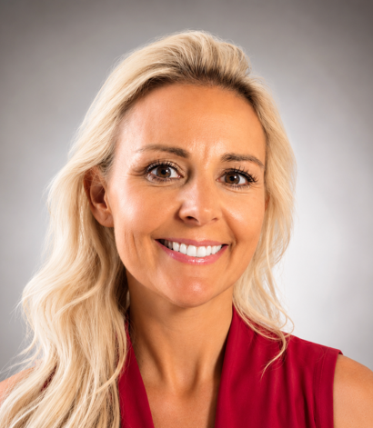 Headshot of April Nelson